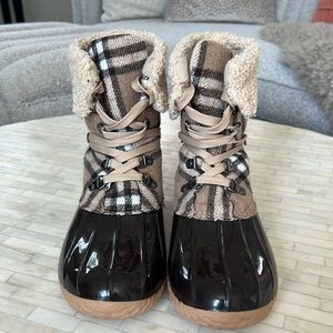 Dolce Vita Burberry Like Pattern Boots - Womens 8.5